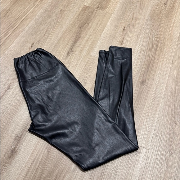 Aritzia Daria Leggings - Picture 2 of 4